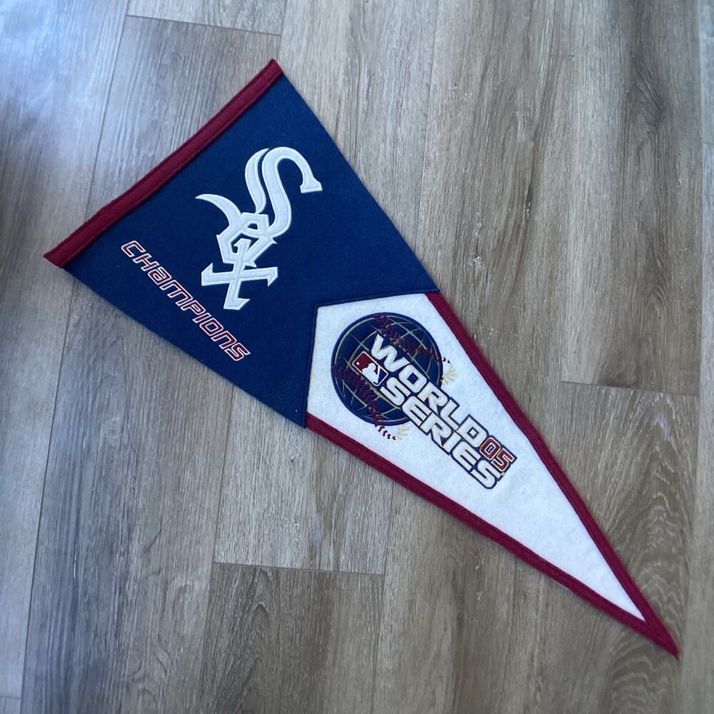 Winning Streak Chicago White Sox WS Champs Pennant 31"x13" Blue White Red Wool